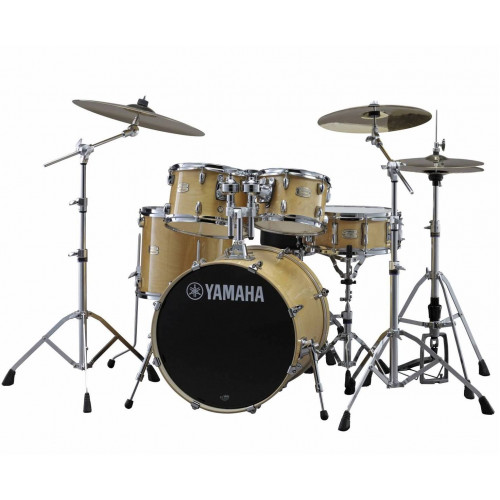 Ударная установка красного цвета Yamaha OAK Custom 22"/10"/12"/16"