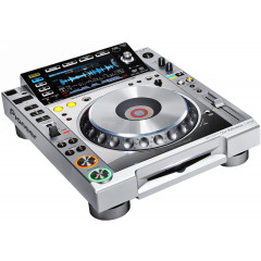 Два проигрывателя для ди-джеев Pioneer СDJ-2000