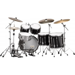 Ударная установка красного цвета Yamaha OAK Custom 22"/10"/12"/16"