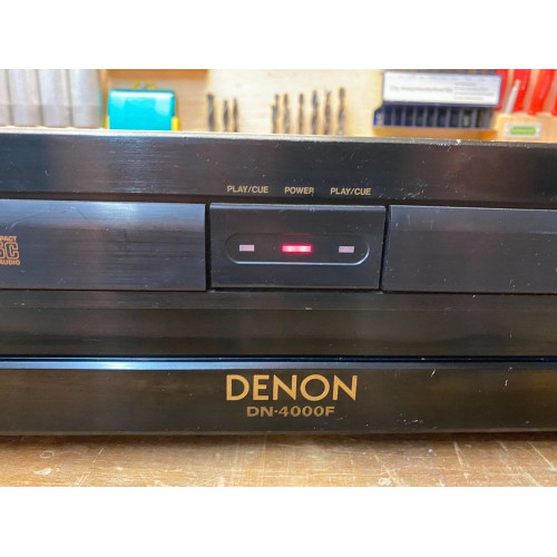 Сдвоенный CD - проигрыватель Denon D-4000