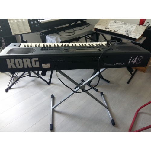 Прокат клавиш Korg i4s, клавишный инструмент-самоиграйка напрокат в Москве