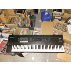 Kurzweil K 2000 - клавиши-реквизит для съемок