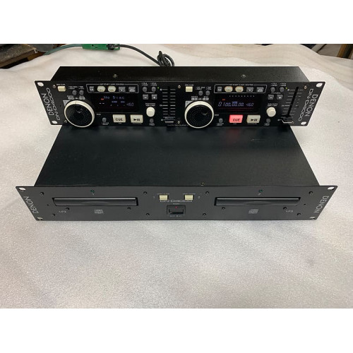 Сдвоенный CD - проигрыватель Denon D-4000